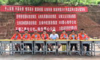 云南导游传播正能量 千人参与公益项目捐赠山区学校课桌椅 