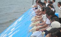 2017年全国“放鱼日”云南分会场—大理洱海增殖放流活动隆重举行