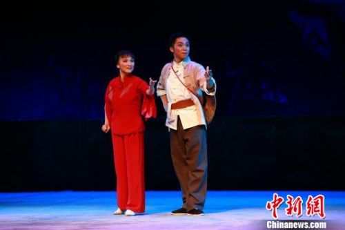 广西戏剧院携现代京剧《红色娘子军》开启海南巡演
