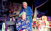 106岁老人照顾73岁偏瘫儿媳 几乎没出过村子